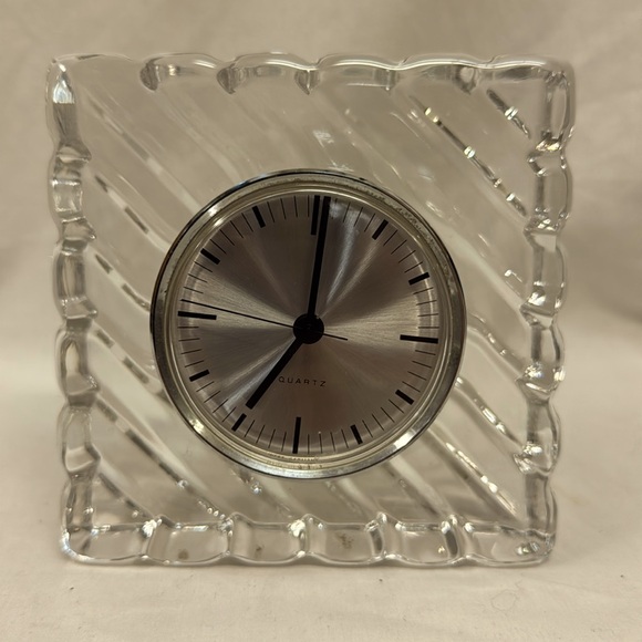 Chrystal clock - Picture 1 of 5